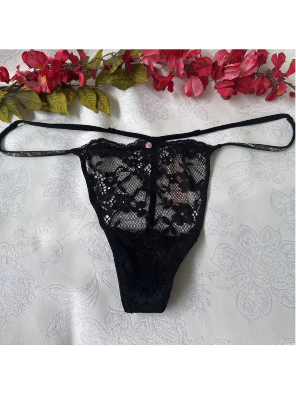 VICTORIA'S SECRET BLACK LACE RHINESTONE SHINE STRAP V STRING THONG PANTIES NWT